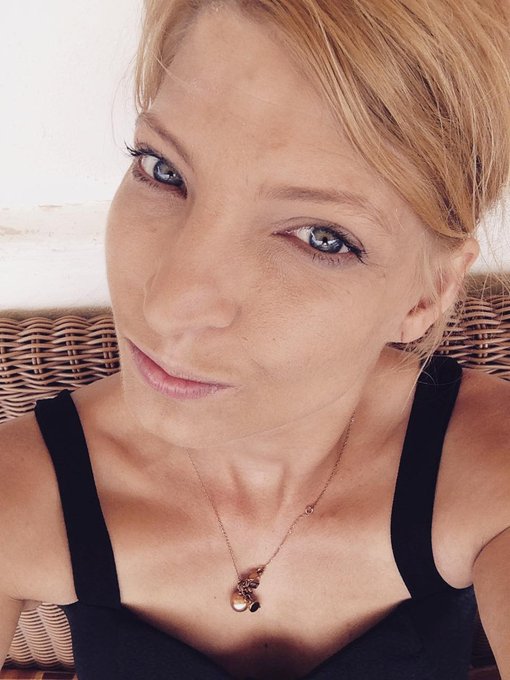 Naaa schaffen wir diesen Monat 44 K hier ? https://t.co/iIjBigg6tJ<a href="/tag/dirtyblowjob"class="tags"><span>#dirtyblowjob</span></a>