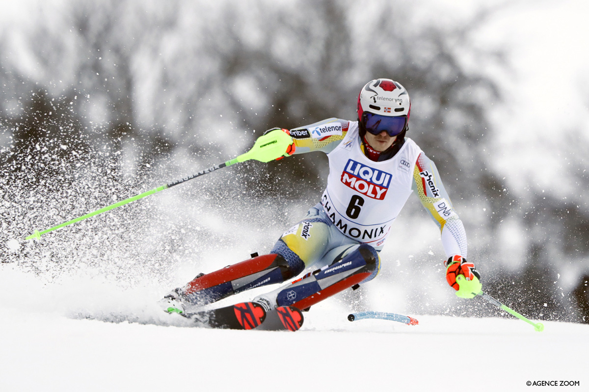 #ChamonixWorldCup | 🧡
‼️ VICTOIRE ‼️ Henrik Kristoffersen 🇳🇴 🔥
🥈 Ramon Zenhaeusern 🇨🇭 (+0.28)
🥉 Sandro Simonet 🇨🇭 (+0.66)
📷 Agence Zoom