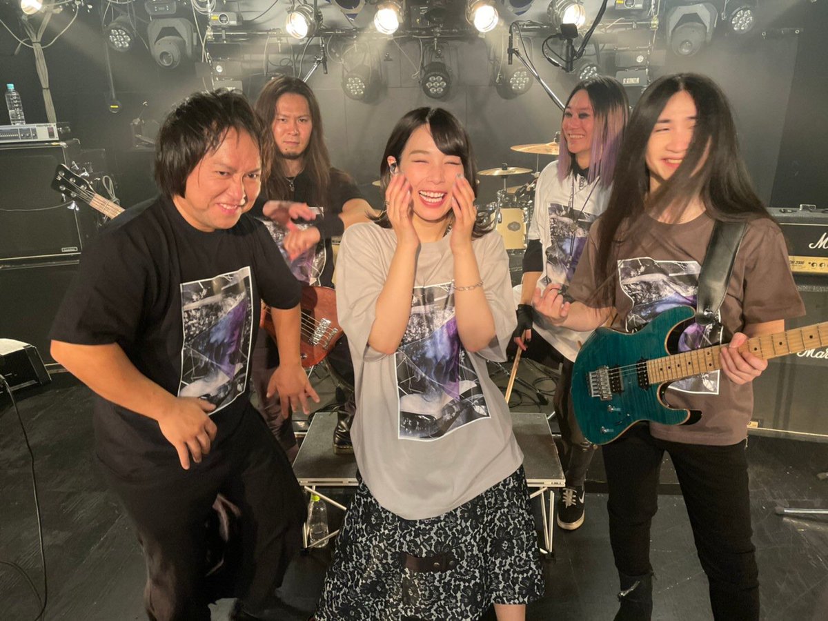 Haruka_Tears's tweet photo. 配信ライブ⚡️見てくれた方々、
本当にありがとうございます❤️

みなさんからのチャット、
とても楽しませてもらいました😀

明日の夜24時までアーカイブ残りますのでお見逃しなく‼️🌟
https://t.co/hIeUkrQaFC

Tシャツ着てましたが、
近々TRINITYグッズ通販開始します🤍
またお知らせしますね！！ https://t.co/owOlAMUiHW