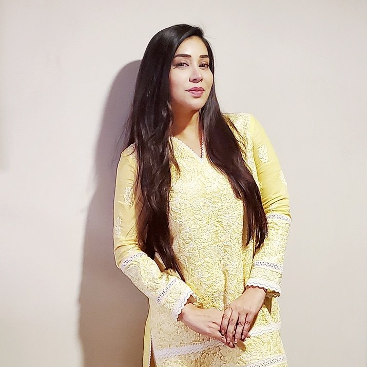 KomalRizviZ's tweet photo. Let sunlight cast an ineffectual shadow...

#Outfitby @ayeshasarfraz.designstudio https://t.co/Zl85N148iP
