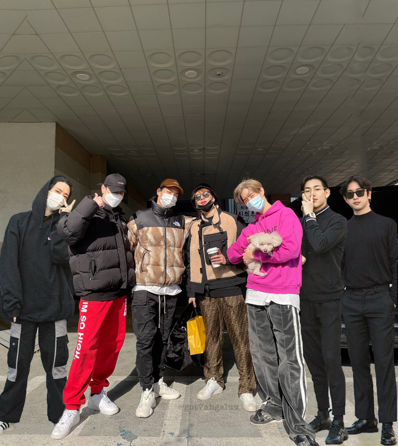 got7ahgaluv's tweet photo. They're finally complete! I love you forever 💚

#GOT7 #GOT7FOREVER
@JAYBDEF___ @marktuan @JacksonWang852 @BamBam1A @GOTYJ_Ars_Vita @real_Kimyugyeom #Jinyoung https://t.co/crqU7xh2om