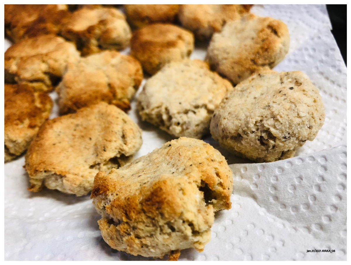 Ayaka0887705570's tweet photo. 🍪for children..
#soypulp #pancakemix  
#banana #blacksesame #kinako #homemade #cookies #healthy https://t.co/tDxub6RDVQ