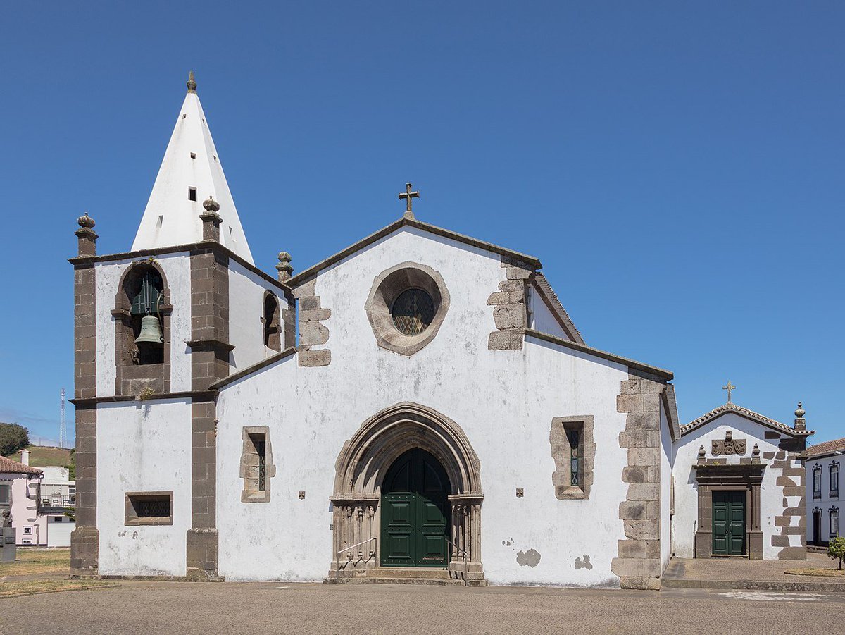  Over in Terceira, there are lots of gorgeous churches in Angra do Heroísmo – it’s a UNESCO World Heritage Site – but I’ve been smitten by the 15th century São Sebastião church, which mixes Gothic and Manueline styles, in the village of São Sebastião.