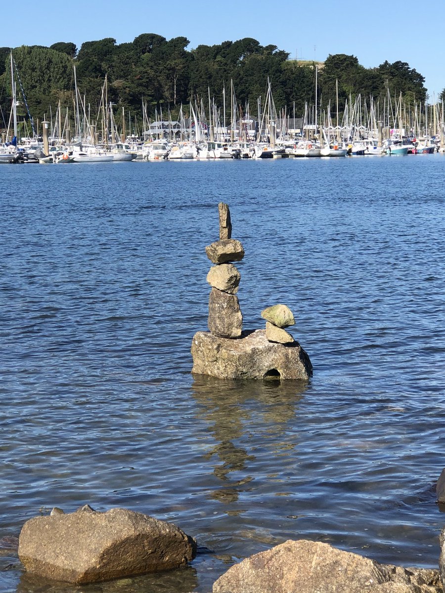 ArifBassam's tweet photo. Défense et illustration des cairns de France 208
#SaintServan #LesSablons
#SculptureBassam https://t.co/NzJhAz1zHL