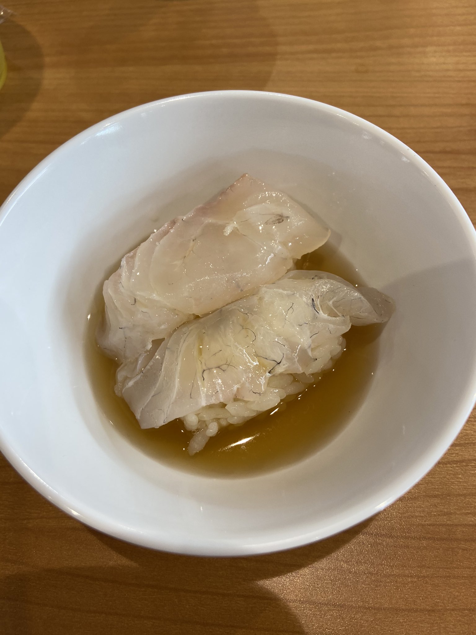 うり くら寿司 鯛のにぎりとくら出汁頼んで 鯛茶漬け風で食べるのにハマってます ギャル曽根さんが紹介してた くら寿司 鯛茶漬け風 T Co 9aq9whv6 Twitter