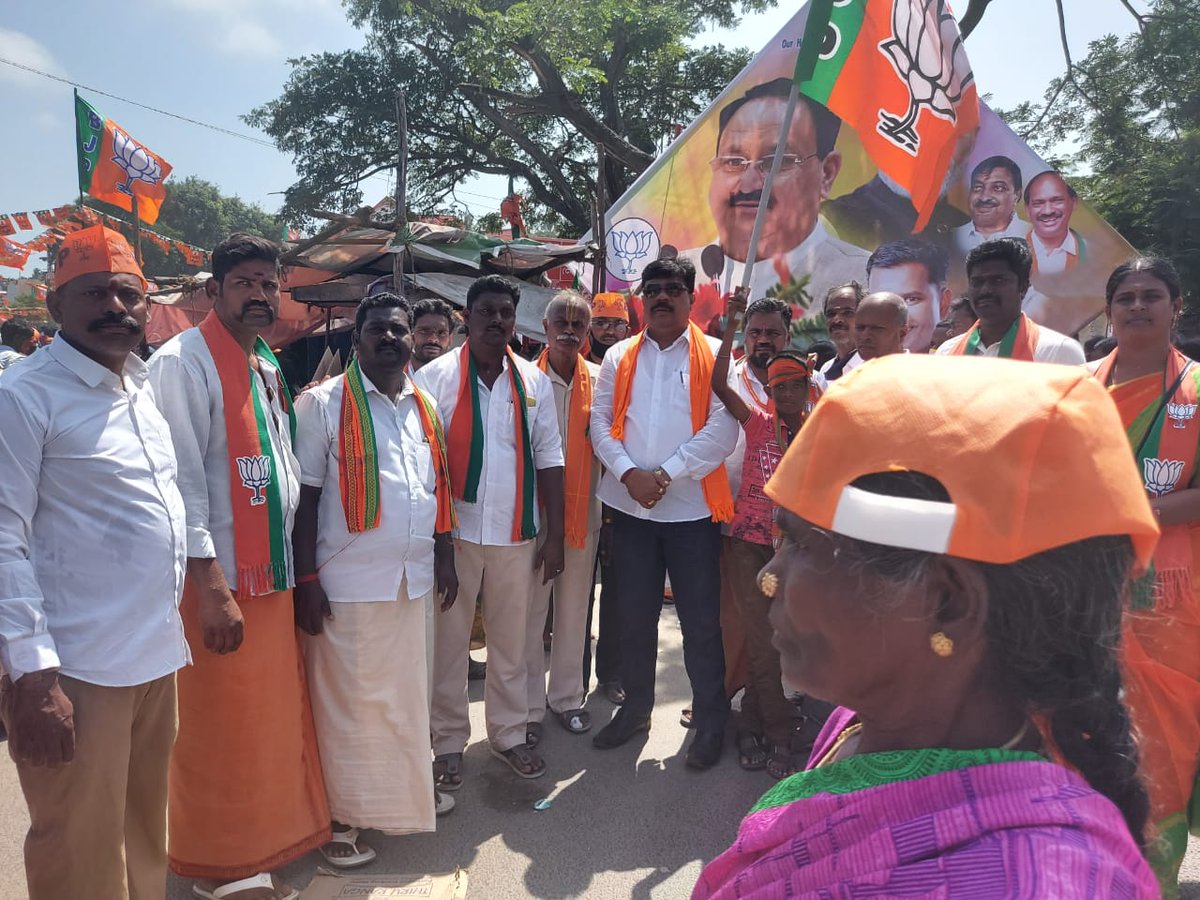 BSomashekarBJP's tweet photo. ಪುದುಚೇರಿಯಲ್ಲಿ ವಿಧಾನಸಭಾ ಚುನಾವಣೆಯ ಅಂಗವಾಗಿ ನಮ್ಮ ರಾಷ್ಟ್ರೀಯ ಅಧ್ಯಕ್ಷರಾದ ಶ್ರೀ@JPNadda ಅವರ ಸಮಾವೇಶದಲ್ಲಿ, ಮನ್ನಾಡಿಪೇಟೆಯ ಕಾರ್ಯಕರ್ತರು, OBC ಅಧ್ಯಕ್ಷರು ಹಾಗೂ ವಿವಿಧ ಮೋರ್ಚಾಗಳ ಜೊತೆ ಪಾಲ್ಗೊಂಡ ಸಂದರ್ಭ.

ಈ ವೇಳೆ ಪುದುಚೇರಿಯ ವಿಲೈನೂರು ಜಿಲ್ಲೆಯ BJP ಅಧ್ಯಕ್ಷರಾದ ಶ್ರೀ ಆನಂದ್ ಜಿ, ಮಂಡಲ ಅಧ್ಯಕ್ಷರಾದ ಶ್ರೀ ವೇದಾಚಲಂ (1/2) https://t.co/sYmoklvWBg