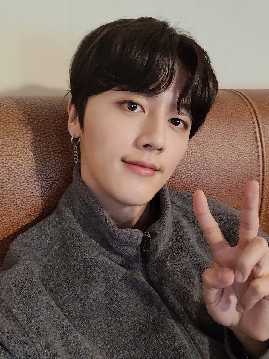 Youngbin_ShineForeverTH tweet media