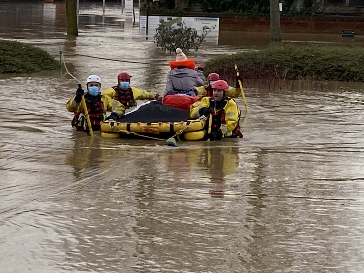 RichLockyer's tweet photo. Tewkesbury fire crew have assisted a lady this morning whose house has been surrounded by flood water. As usual they dealt with the incident with amazing efficiency and total professionalism. https://t.co/SI5pB0nOVl