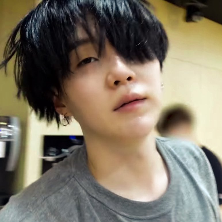 yoongisarchive's tweet photo. oh my... https://t.co/oOHQ0cssfY
