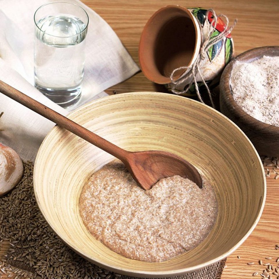 хлеб бездрожжевой на ржаной закваске. хлеб на закваске. ржаная закваска. дрожжевая закваска. зерновые закваски.