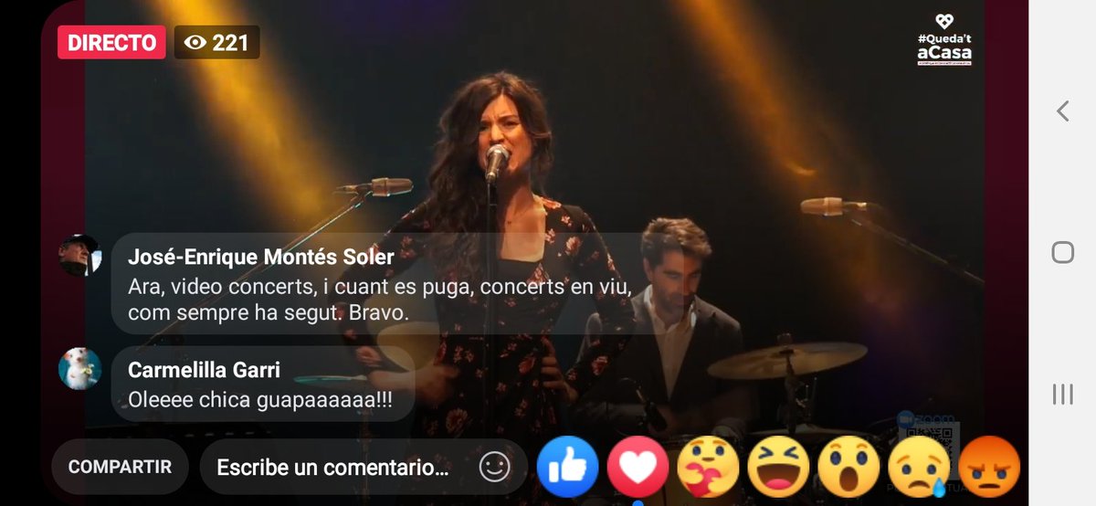 Jan_Borrell's tweet photo. Ahir ens vam aplicar un altra vacuna..una contra l'avorriment i l'apatia i que incrementa per mil les ganes de viure de nou la música en directe. Genial la retransmissió en streaming del 1er concert del nou #OntiFEST amb "Mimi y los Trileros" #Ontinyent #laculturanopara #música https://t.co/MJqrjd6OQV