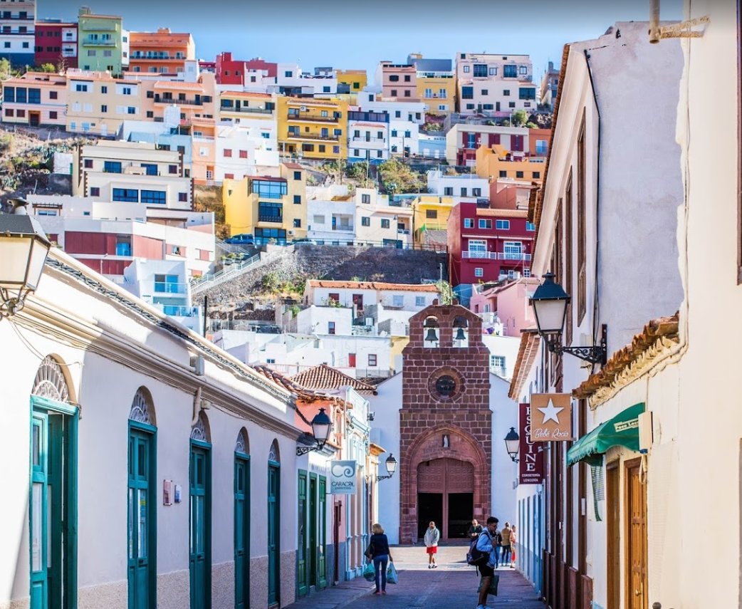  Blending Mudejar, baroque and Gothic influences, Nuestra Señora de la Asunción in La Gomera is enhanced by the favela-like colours of the housing on a ridge above it. A fresco inside recalls an unsuccessful attack on the island by English pirates in 1743.