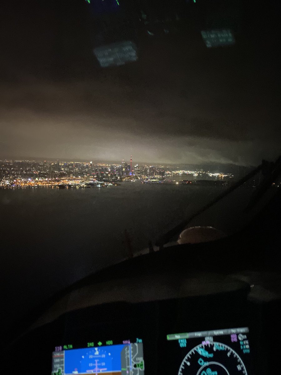 Hoverlover77's tweet photo. Final Leg to ⁦@BBishopAirport⁩.                   ⁦@LDO_Helicopters⁩ ⁦@Heliflieger17⁩ @ornge #airambulance https://t.co/6e4JZQVnCa