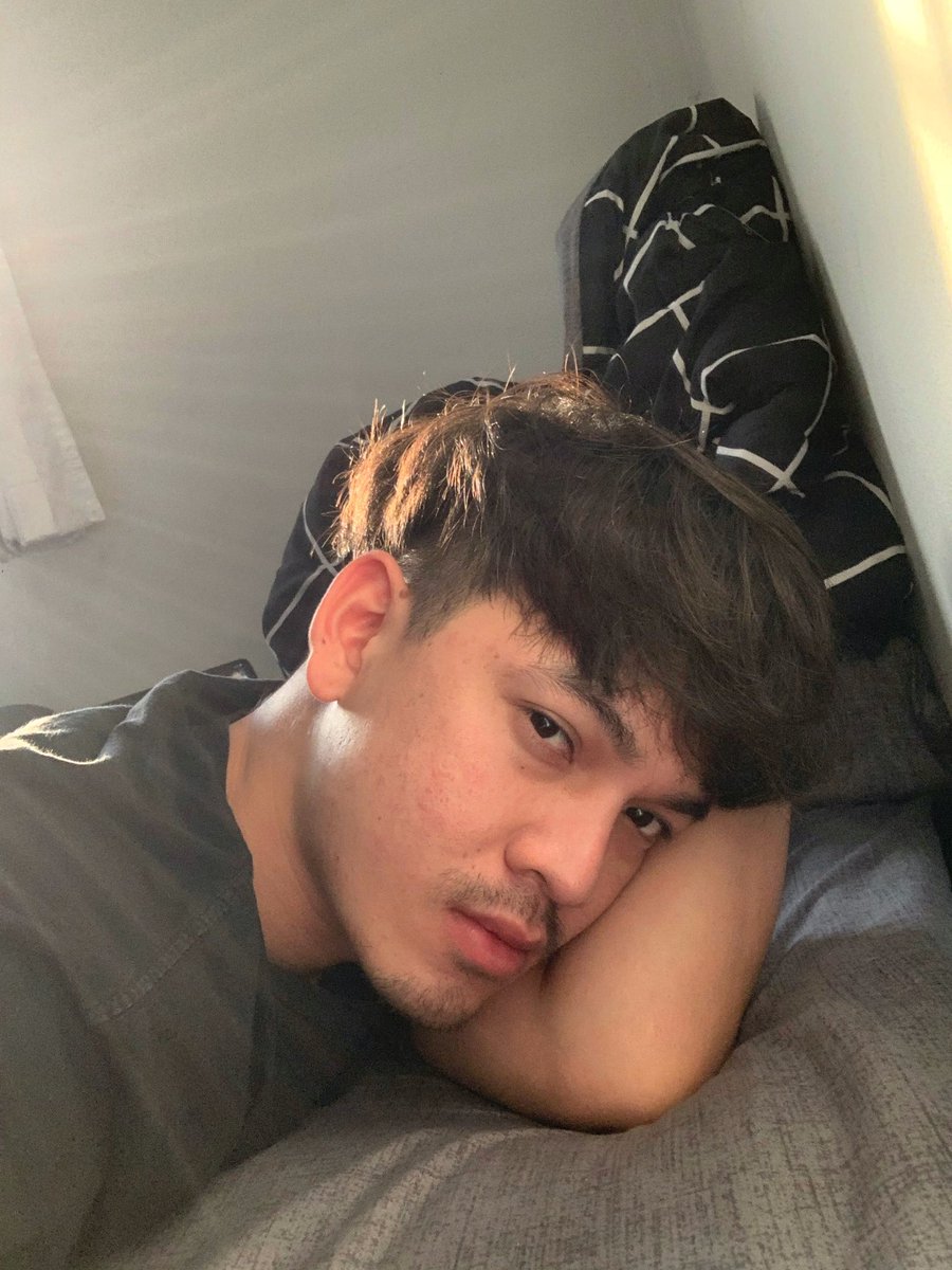 DCHREALX's tweet photo. 😴 https://t.co/LP06TtiTqE