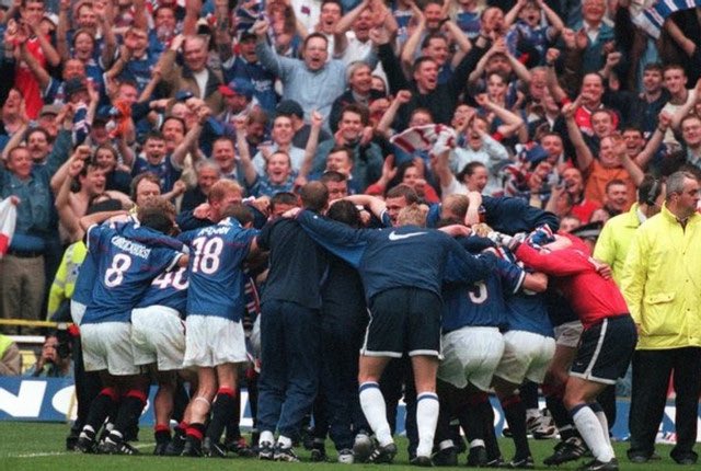rossco2586's tweet image. As I said already this morning, until they do this, win the league with a 3-0 pumping of us at ibrox, then nothing will ever compare to this day, what they’ve dove against pish rangers teams the last few years pales insignificance, 2nd May 1999, will never be topped by them 🇬🇧