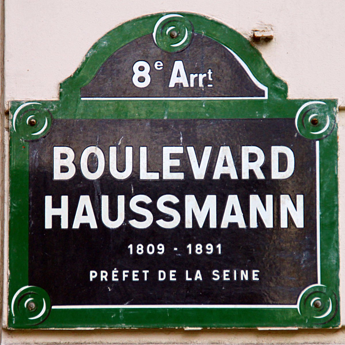 The system, put in place by Baron Haussmann, ensured Parisian streets could stay clean without wasting treated potable water.