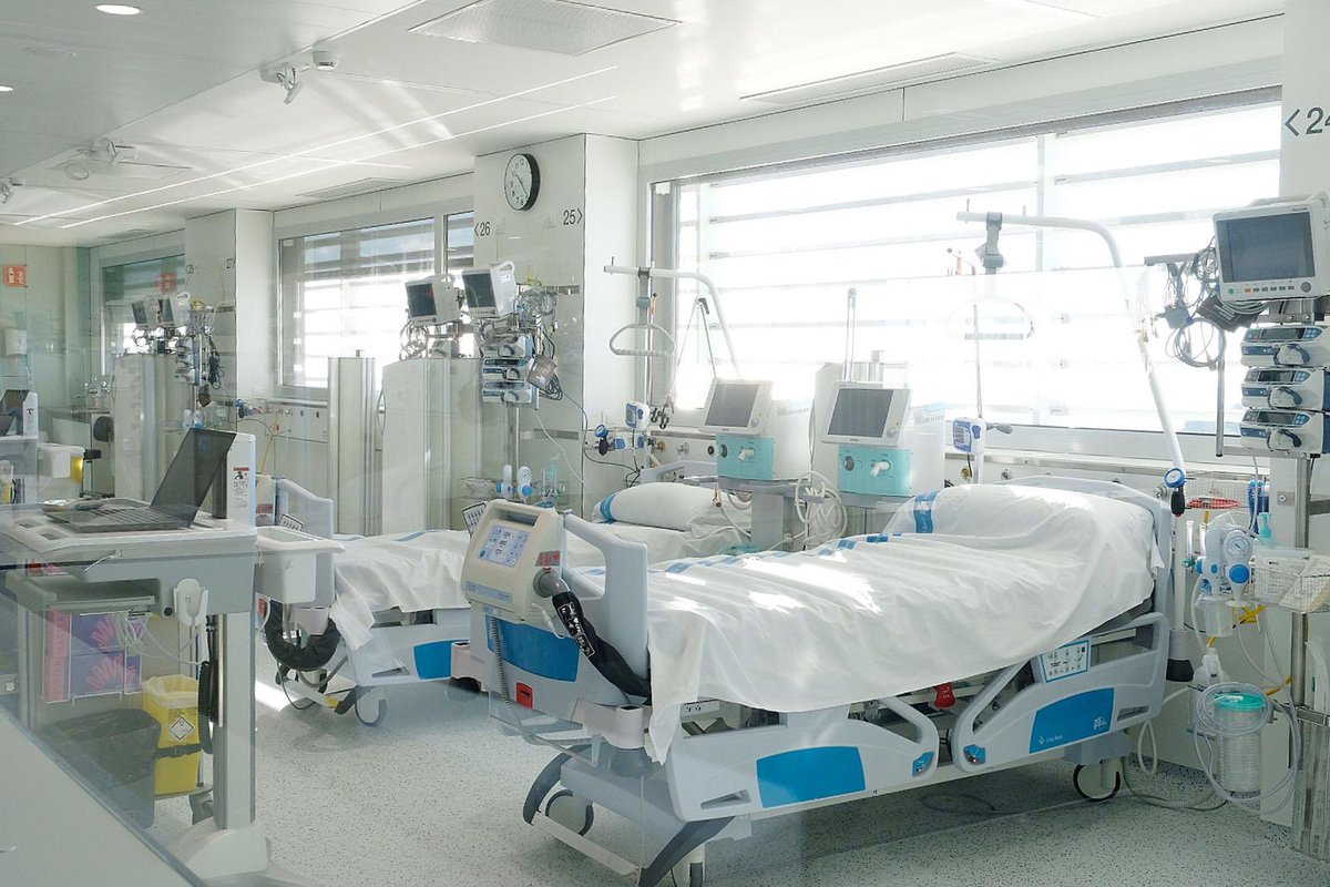 hgermanstrias's tweet photo. L’Hospital posa en marxa la primera planta d’hospitalització de pacients covid crítics del nou edifici polivalent. 40 llits de crítics pensats des de la qualitat assistencial i el confort per pacients i professionals https://t.co/2zEZeauQ24
