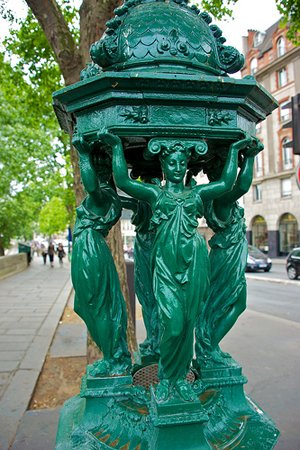 Incidentally, fresh water supply to Paris is another amazing story, which warrants its own thread. In the meantime enjoy these Wallace Fountains supplying clean, free, drinking water to Parisians every day.