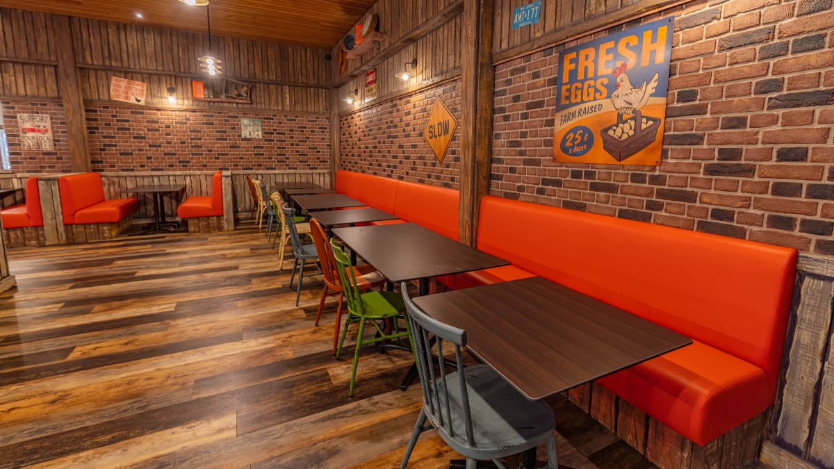 PaultonsPark's tweet photo. 🍨🌪 THE ROUTE 83 DINER - OPENING 19TH MARCH! 🌭😋

We are very excited to be able to share some photos of our wonderful new diner that will be opening in Tornado Springs, offering a great range of classic american favourites for the whole family to enjoy! 👍 https://t.co/MfhMuQxFCk