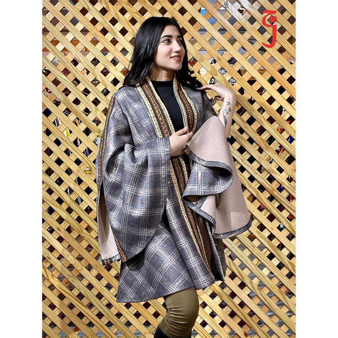 its_wss's tweet photo. January long western coatπ
#saeed #saeeddesigne #afghanistan #designer https://t.co/wdSJ6dBPio