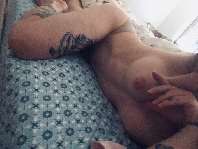 Ɐuıɯ❣️’s pics and videos