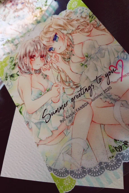 参考までに…
前回&前々回の季節のおたより企画ポスカ🌸
(FANBOX限定/非売品)

回を重ねる毎に豪華になっていくという噂が…w
普段なかなかできない特殊紙や特殊加工でお届けしています💌 