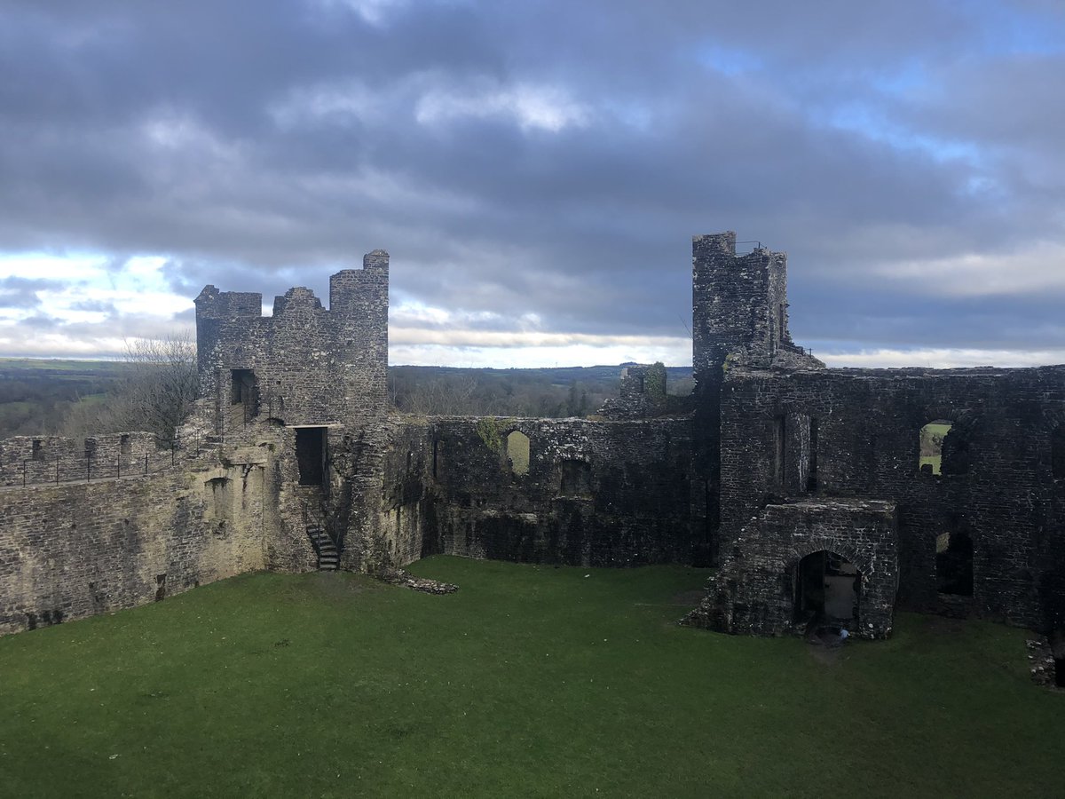RealShanCothi's tweet photo. Another weekend another walk...#castell #cothi #bigdai #stuart #hyfryd 🥰 https://t.co/60G4RZ1nyn