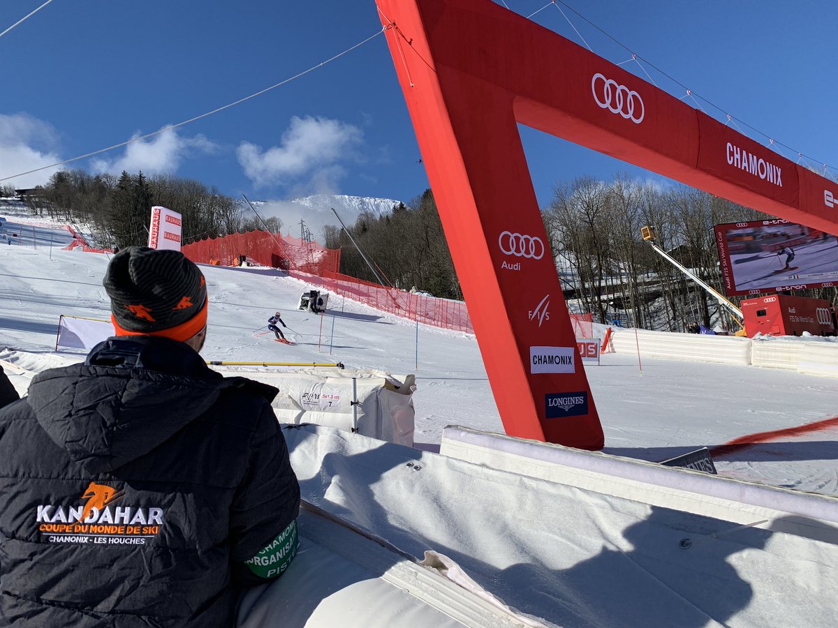 #ChamonixWorldCup | 🧡
⌛️ SECONDE MANCHE ☀️
📺 Suivez la seconde manche sur @Eurosport et gratuitement sur <a href="/francetvsport/">francetvsport</a>  !