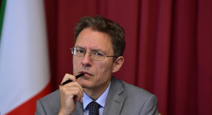 #TikTok e non solo, così l’Europa (con gli #Usa) può vincere la sfida digitale. Parla <a href="/Floridi/">Chuuk</a>.

L'intervista di <a href="/valeriacovato/">Valeria Covato</a> ⬇️

🔗 formiche.net/2021/01/tiktok…