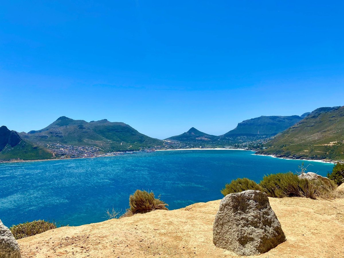 LaurasWorldza's tweet photo. Mariner's Wharf fish & chips smothered in brown vinegar (just the way I like it), and a visit from Nicholas the resident sea lion.
The 'Republic of Hout Bay' is always a good idea! 😉
#LaurasWorld
#LaurasTravel
#LaurasTravelSouthAfrica
#HoutBay
#MarinersWharf https://t.co/mAeM7VVjlb