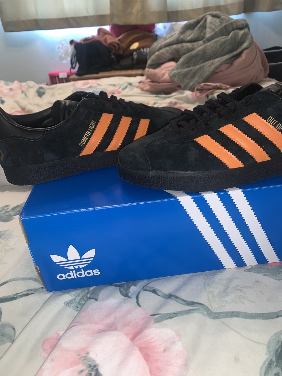 81wolf's tweet image. My wolves trainer designed by @DasslersCraft  thanks very much love them.. especially the engraved players @AdamaTrd37  @rubendsneves_  @Raul_Jimenez9  @Wolves