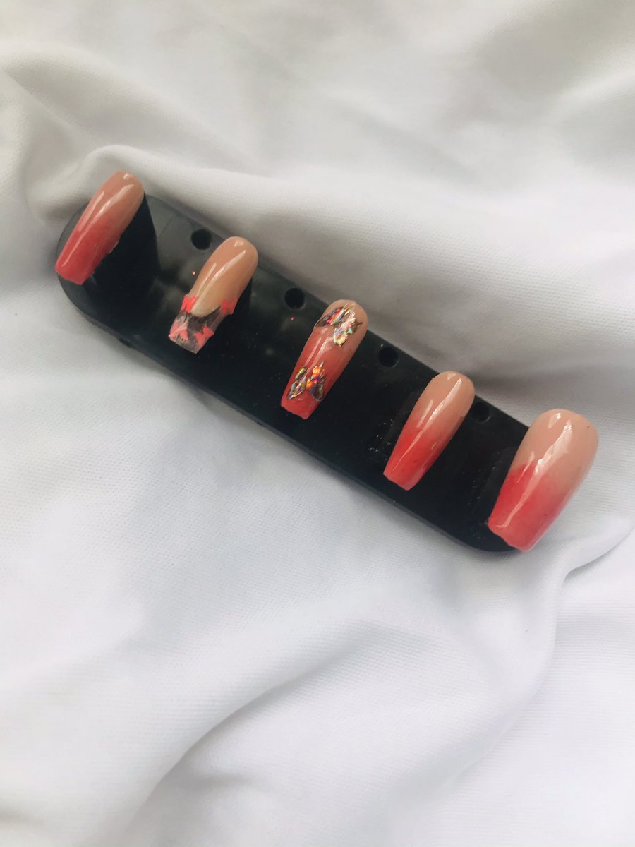 YourNailTech1's tweet photo. I am such a big fan of my work because wow 😍🔥🔥😍look at these press on nails that I made yesterday 💕if you cannot support please retweet,that is more than enough 🌸 #GirlsTalkZA #DateMyFamily Limpopo R500 Bheki Cele https://t.co/KKYHtMQLpm