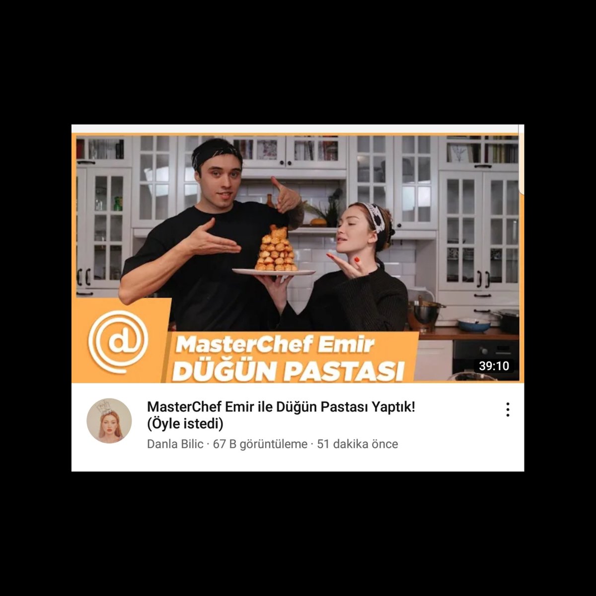 Pardon, izlemeye dalmışız biraz geciktik.

Yemek yaparken bile sanat eseri gibi duran birileri var videoda. 🔪

Tarih: 31.01.2021 

Link: youtu.be/MII7wPA6GZc

#emirelidemir <a href="/emir4f/">Emir Elidemir</a> <a href="/danlabilic/">.</a>