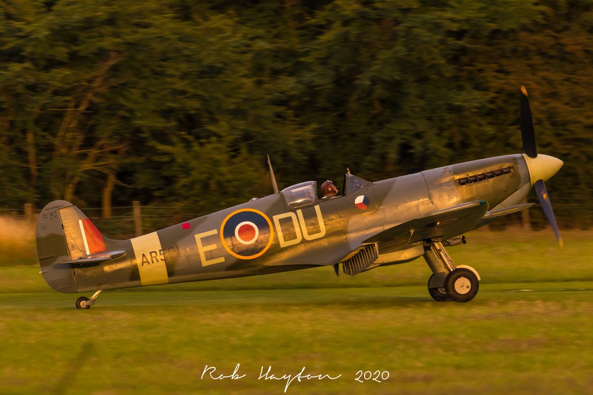 Spitfire Mk. Vc AR501 just after landing at the Shuttleworth Evening Airshow last July @Shuttleworth_OW @svas_oldwarden @SocietySpitfire #AvGeek #OldWarden #DriveInAirshow