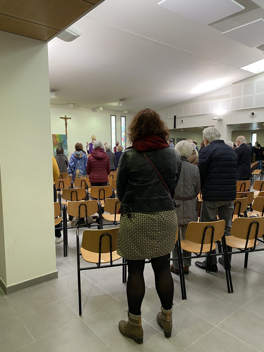 deverbizier's tweet photo. Ce matin j’étais présent en l’église Saint-Paul #Mosson avec @sautortorici pour écouter le #messagedePAIX de Monseigneur Pierre Marie Carré :formidable message pour rassembler les habitants du Quartier de #toutesreligions encore une fois touché par des #actesdevandalisme odieux https://t.co/9639RXT3yS