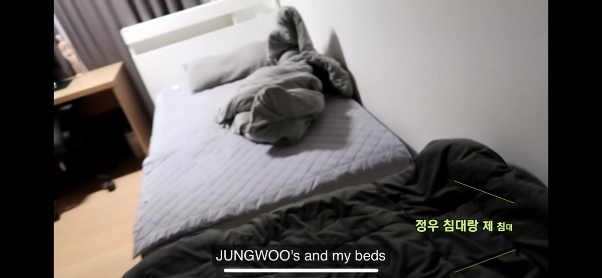 chaichenle's tweet image. jaehyun jungwoo sleep touching feet