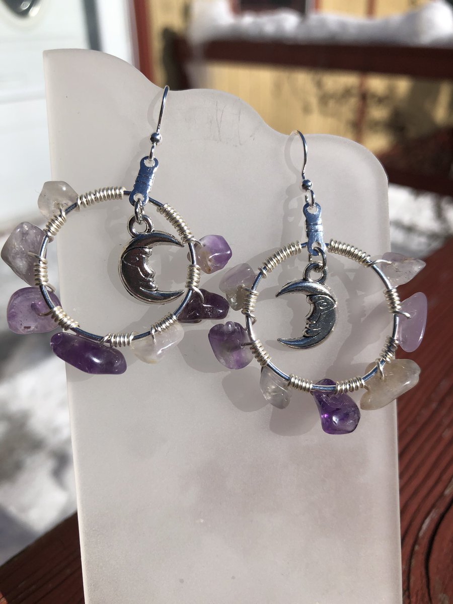 SEnchantedGems's tweet image. I’ve been super inactive lately. I plan on re-opening my shop on February 10th though! This is just some of the stuff I’ve been working on 🖤💜