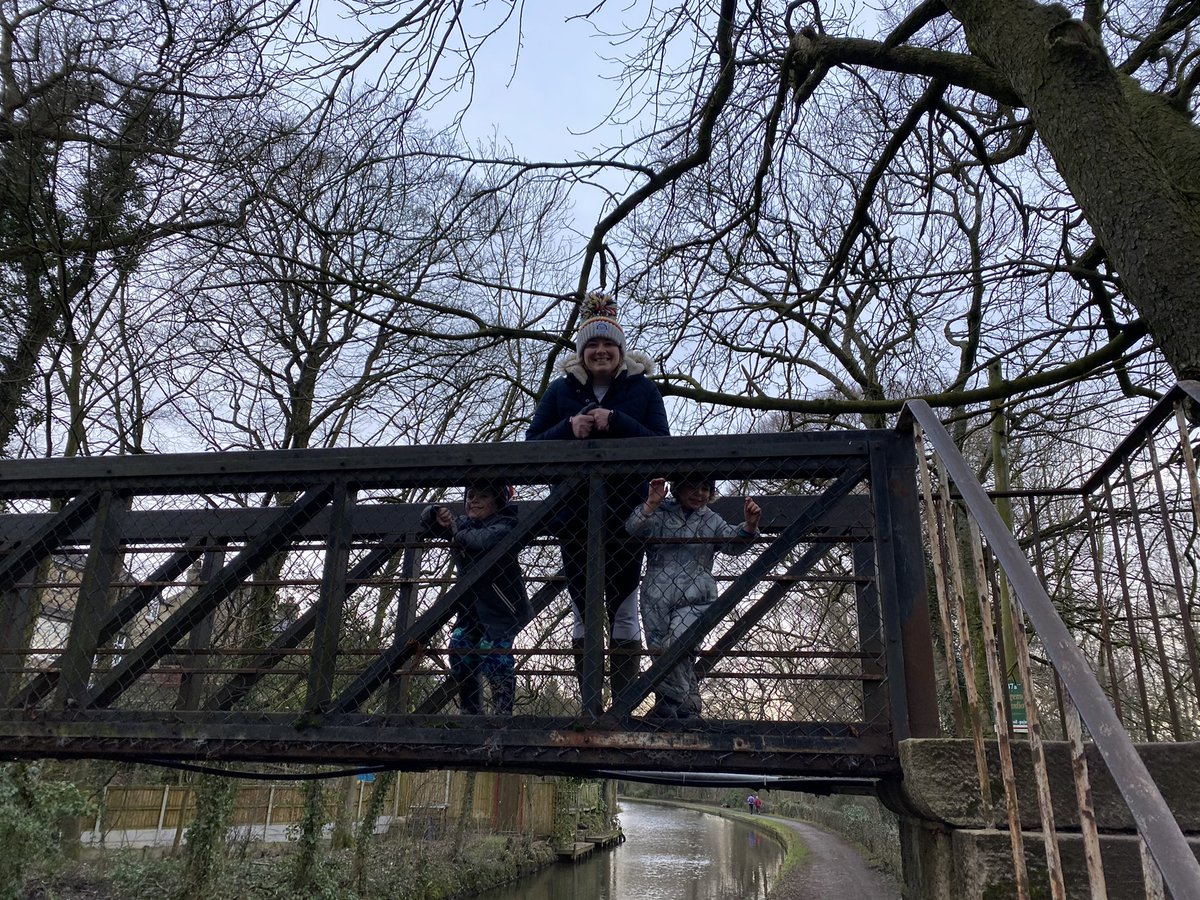 Broad26C's tweet image. 3 more bridges off our list @NewMillsPrimary, and some very friendly ducks! #21bridges