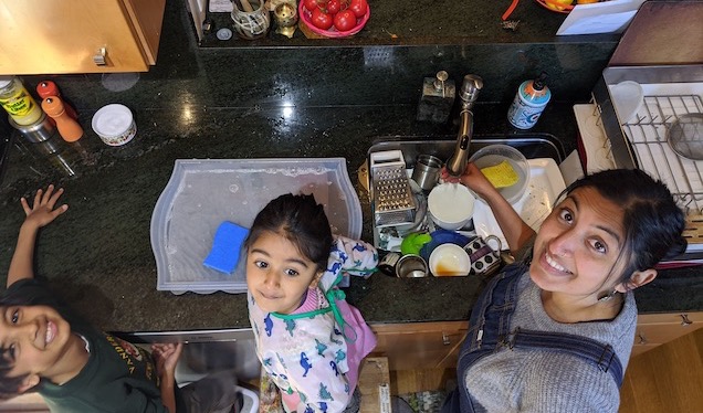 By involving children in chores like doing the dishes, you can help them see mathematics in the work...

Dishing Up the Math: Tasks at Home Can Become Math Time
earlymath.erikson.edu/dishing-up-the…