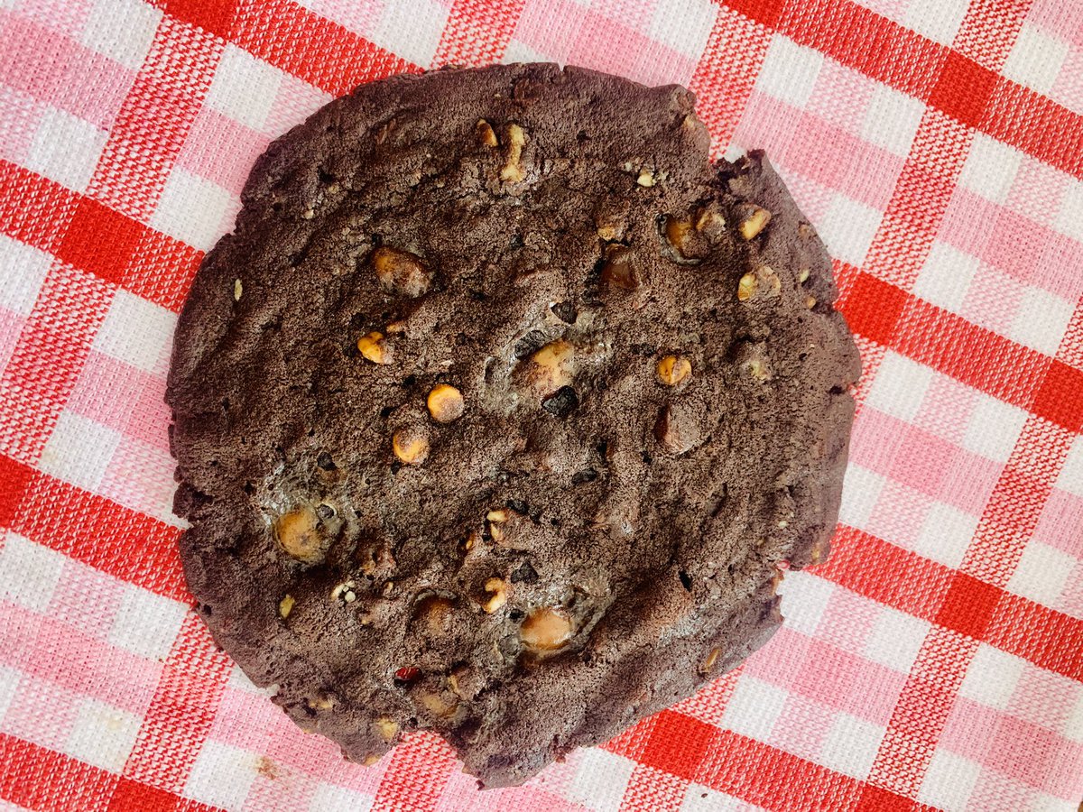 CookiesCarters's tweet image. Our Feb. cookie is here! Enormous Turtle Cookie loaded w tons of caramel  &amp;amp; pecans! $4 each or 6/$15! Order for Valentines or just because you deserve it!