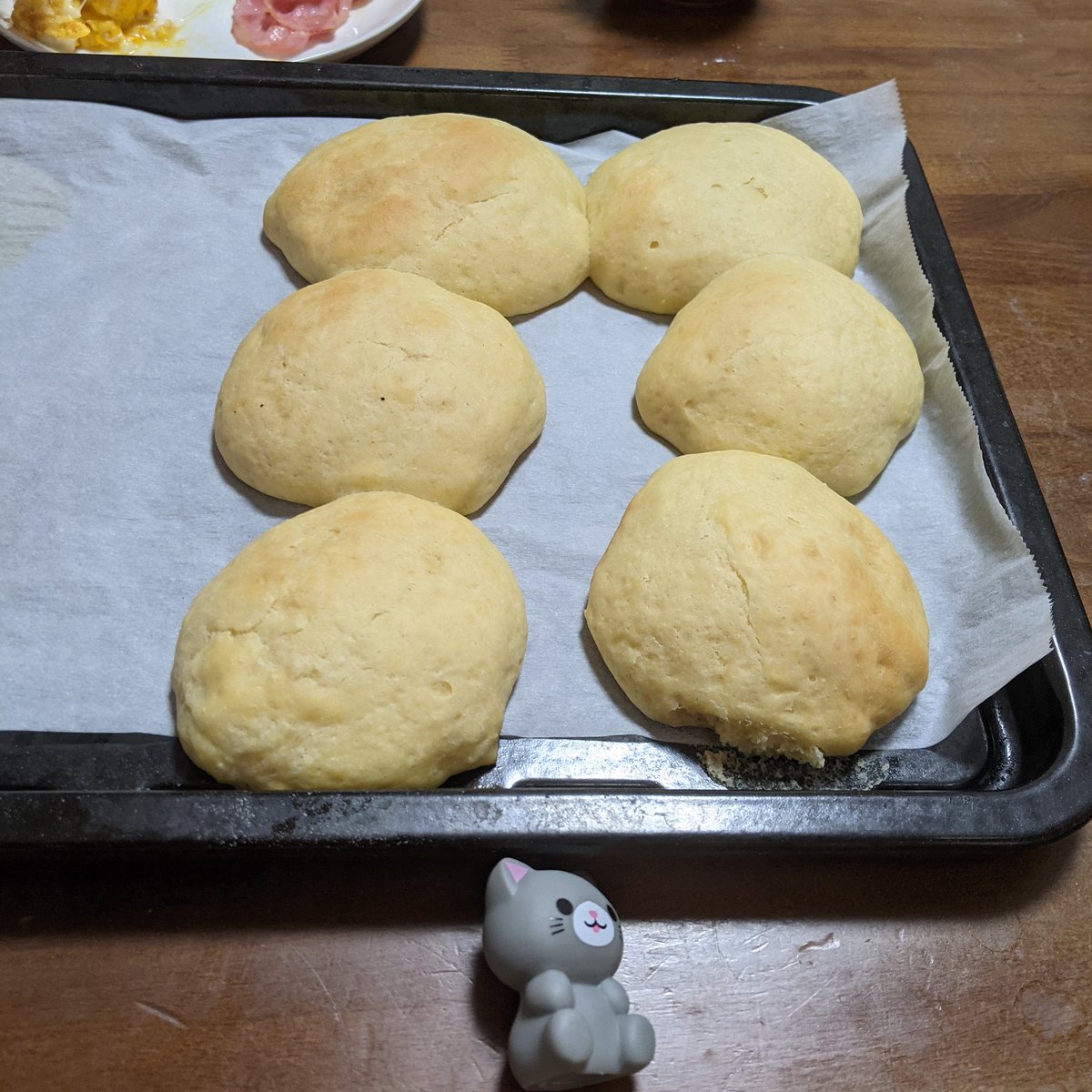 blancnoir96's tweet photo. 今日は幼児でも食べやすい柔らかミルクパンを作りました🤗
強力粉のみで薄力粉は使わず
一気に2個も食べてくれました👍
#ご飯 #男料理 #男飯 #作りおき #men`scooking
#cooking #おうちご飯 #パパ飯 #休日ご飯 #japan #japanesefood
#infantfood
#幼児食
#ミルクパン
#milkpan https://t.co/luMbt6qHsu