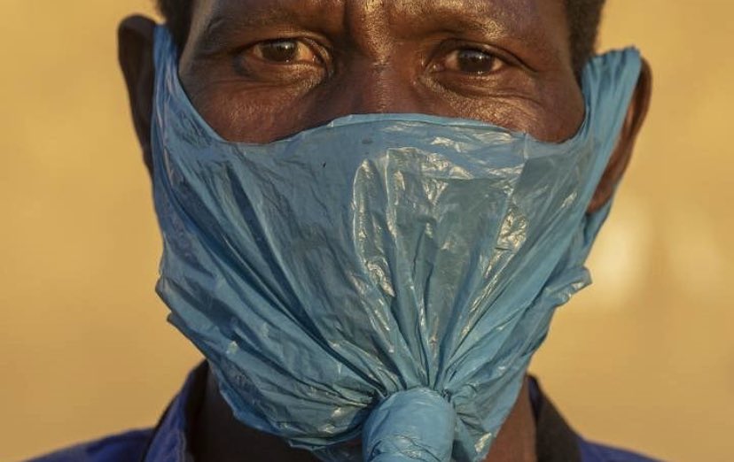 esdecirdiario's tweet photo. Pobreza y #coronavirus. Johannesburgo, Sudáfrica.

Autor: Themba Hadebe/ AP Photo https://t.co/XrgZfy8YFQ