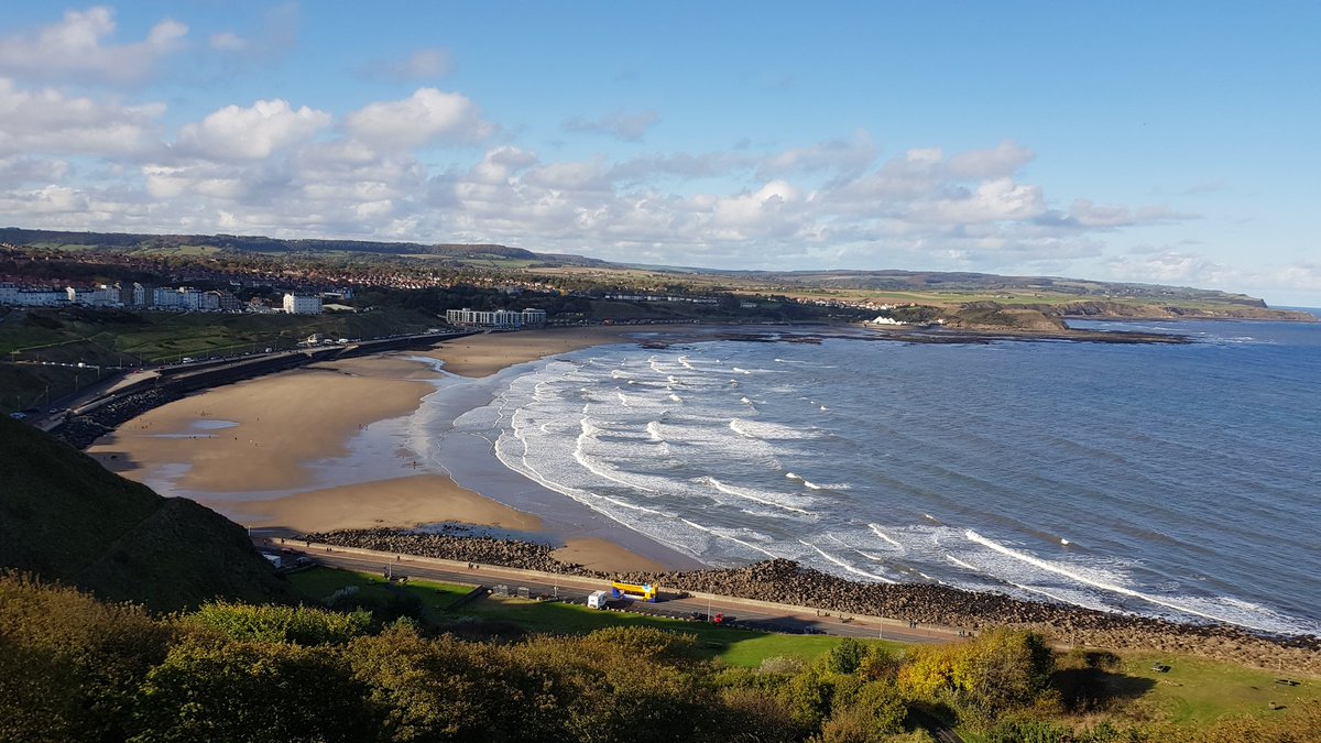 cawalton7's tweet photo. @rawlimark #PandaPhotoThing Waves at Scarborough North Bay https://t.co/zcmCD0qUOm
