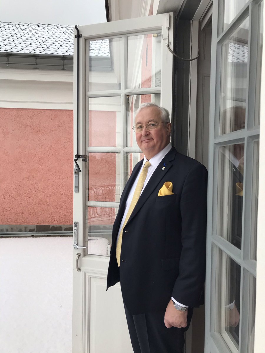 Tagit farväl till Blekinge. Drygt tre fantastiska år i detta fina län för <a href="/hannahnordin/">Hanna Hesser Nordin</a> o mig. När vi som alltid åhörde saluten på residensets balkong för Konungen, blev det sista gången därute - nu i snö men minnet blir sol och ljumma kvällar!