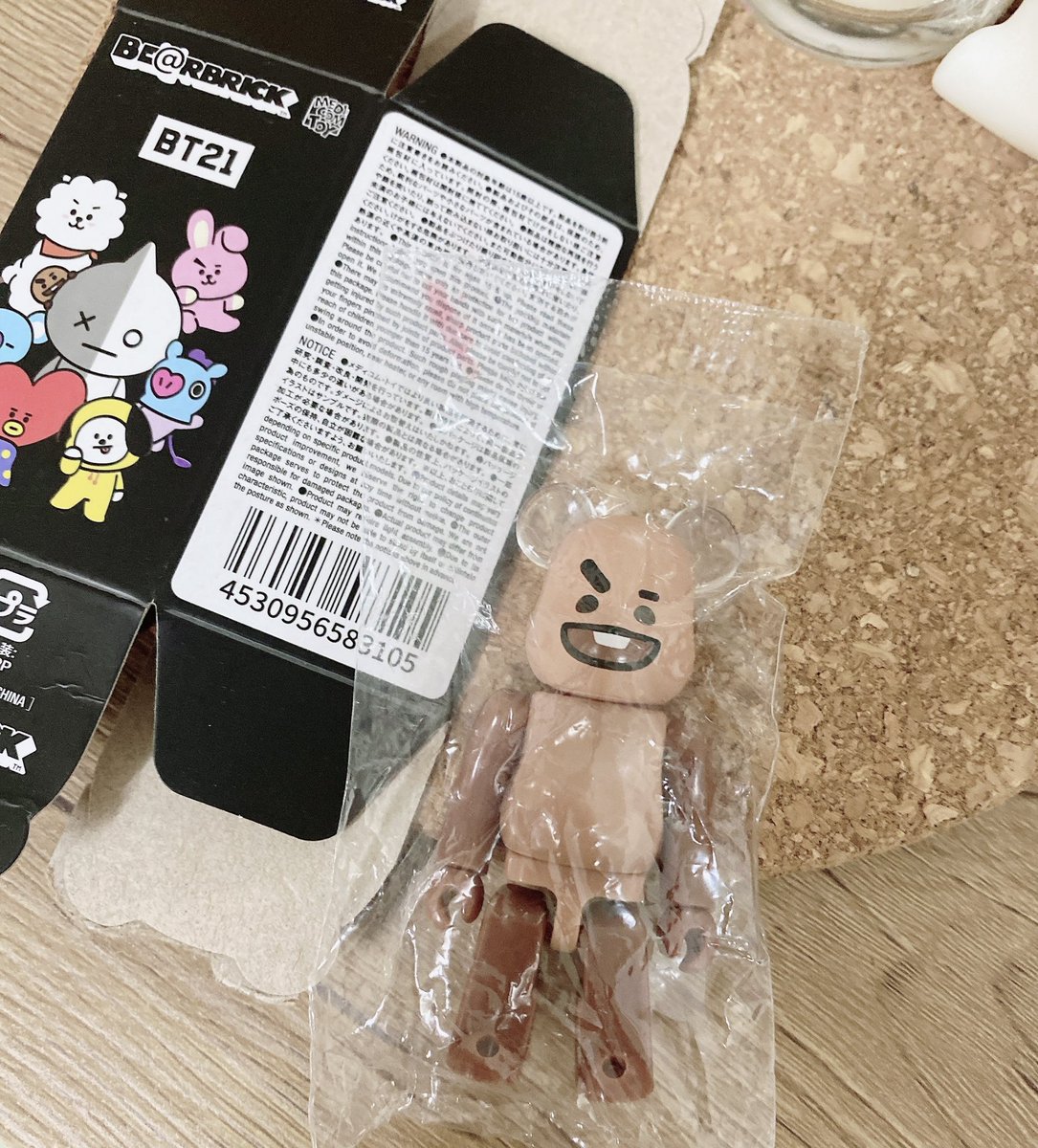 ปล่อย : BEARBRICKS SHOOKY

ขายขาดทุน : 250 บาท
ค่าส่ง : 30/50

* ของแท้ 100% ซื้อจาก Line friend ญี่ปุ่นค่ะ

สนใจเมนชั่นได้เลย มี 1 ชิ้น