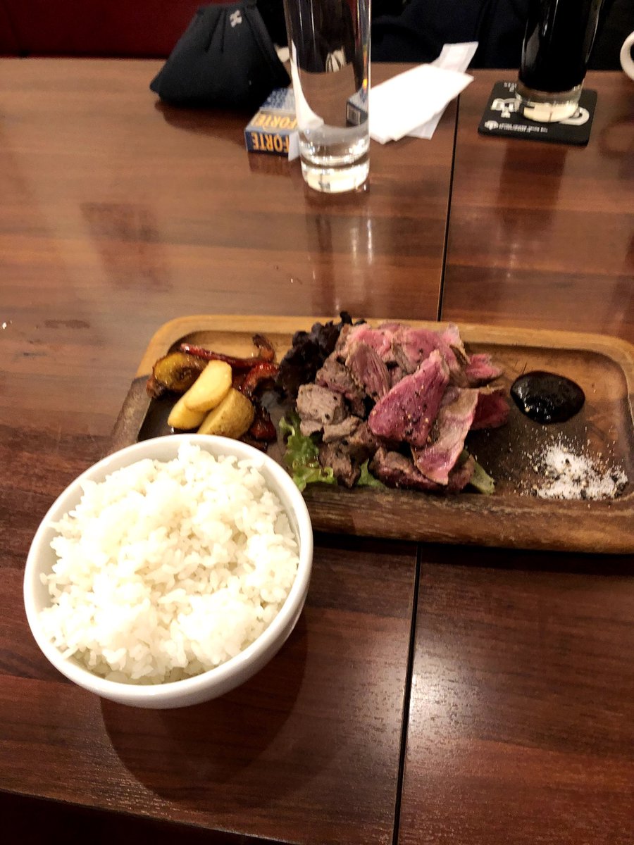 ch3a0WU432O0eIj's tweet photo. 1月最後にて、思い出は三が日の2日のお昼ごはん食べに行ったのが楽しかったです😄。このステーキランチ美味しかった😁。#RIVIO https://t.co/KRnifJtqxJ