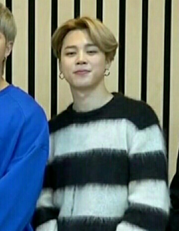 galleryofJM's tweet photo. OMG his blonde hair is so cute😍

#JIMIN #지민 @BTS_twt https://t.co/Ha4XyI4NFY