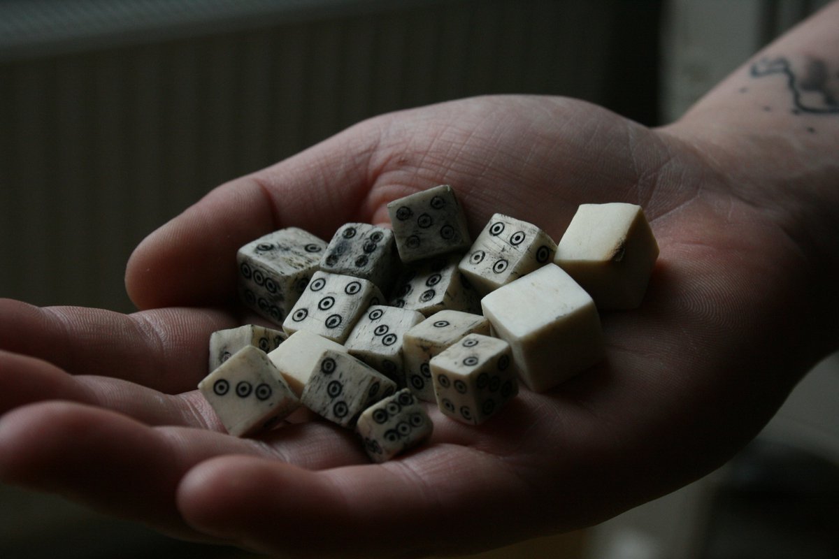 10/ interested in the past, in making, understanding, storytelling?  #TheDig MSc, Graduate Diploma (campus-based) and Graduate Certificate in Experimental Archaeology & Material Culture at University College Dublin. Apply now for 2021/2022 academic year