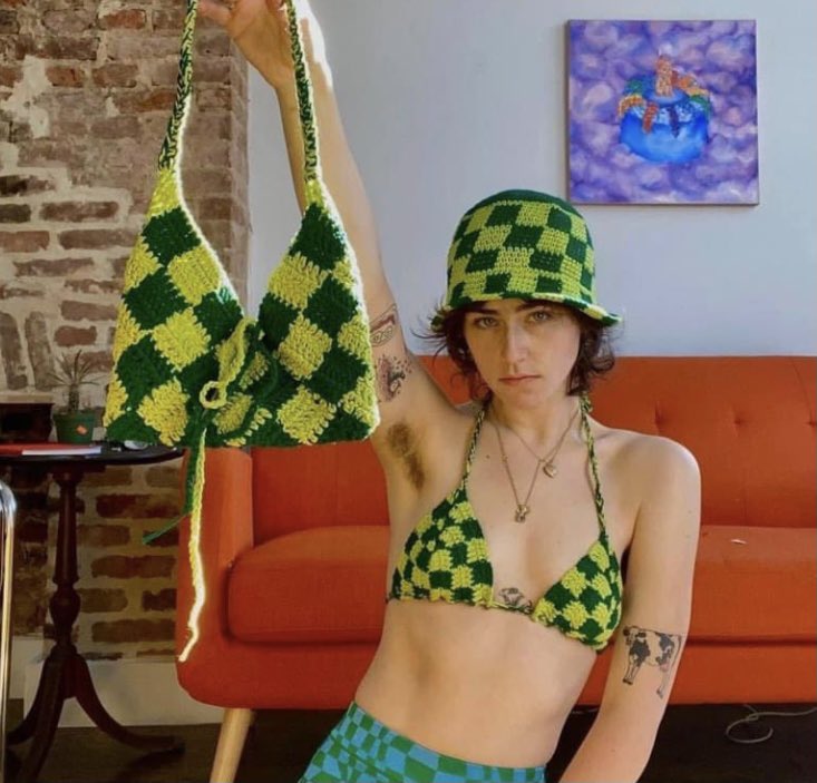 TarynSh_tUp's tweet image. Personally I think I should be signed to IMG not this hairy lady! 😹 #catsforTrump #shaveyourpits #imprettier #meow