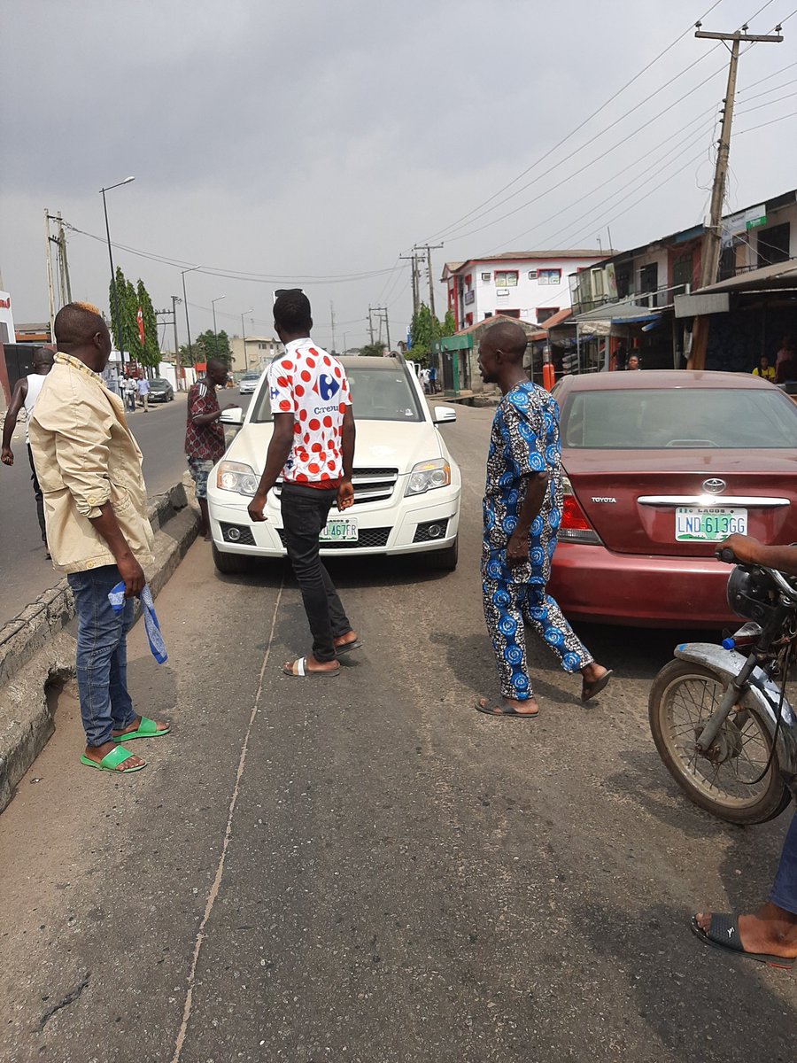 trafficbutter's tweet photo. VIA @OlakunleOmisade: This car took one way at Egbeda, causing serious traffic, she was abusing and refused to reverse @PoliceNGLagos @lagosstategov https://t.co/heko9A4jPd